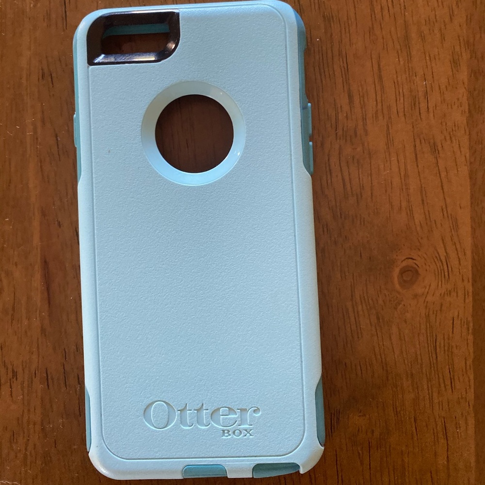 Otter box iPhone 6s cover.